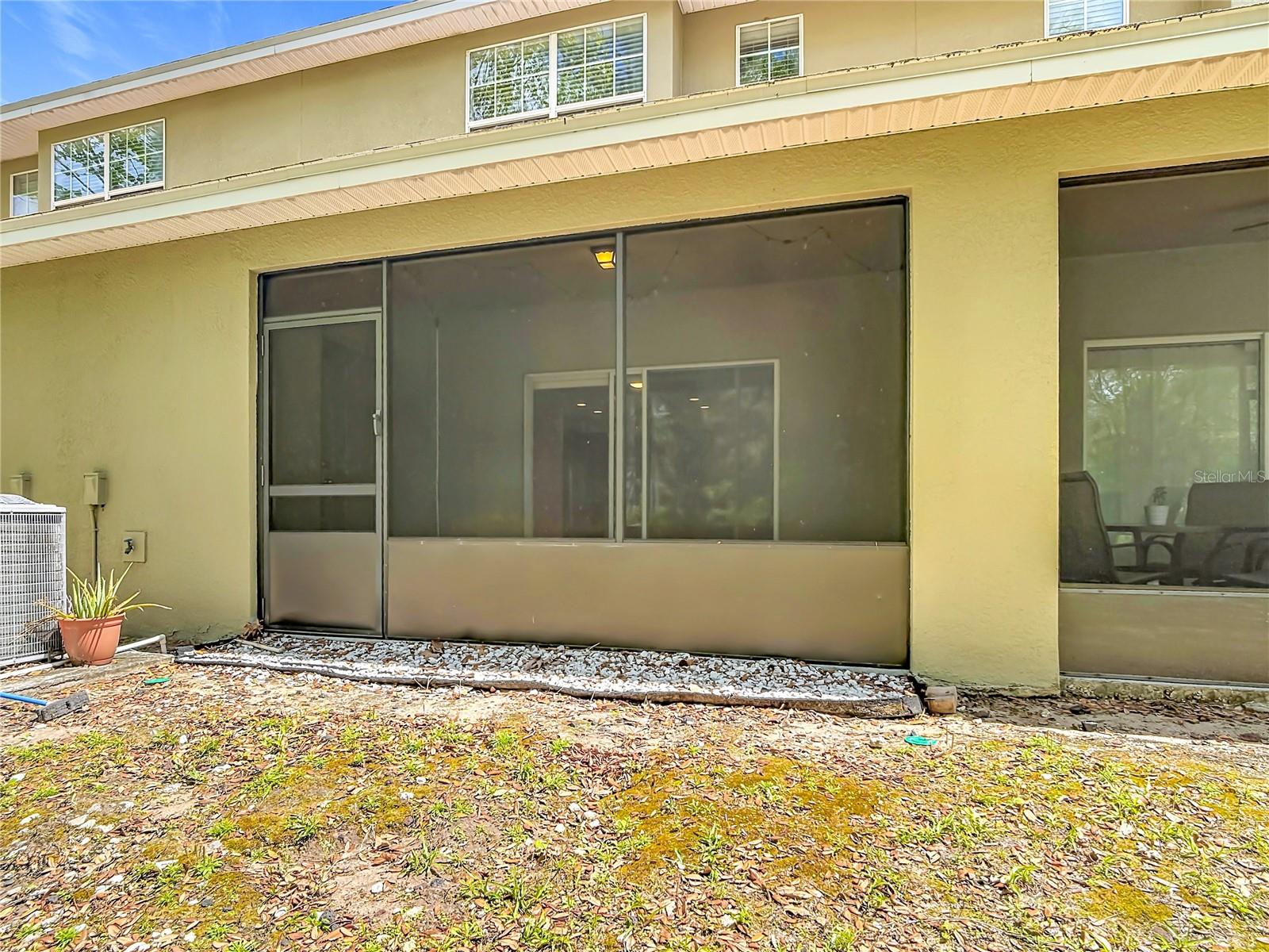 EMERALD LAKE - Residential