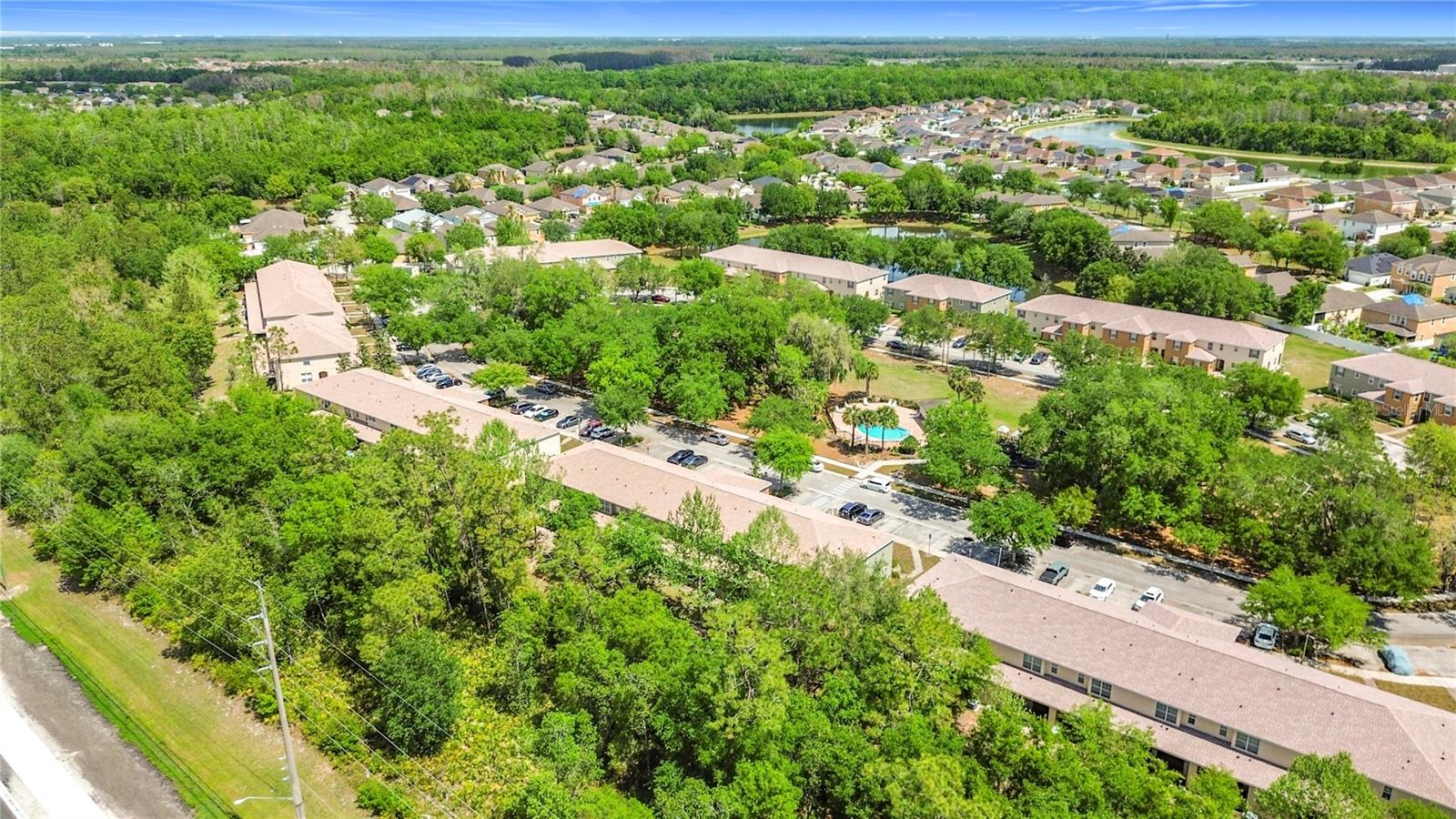 EMERALD LAKE - Residential