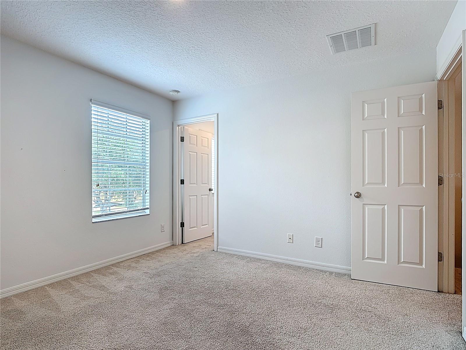 EMERALD LAKE - Residential