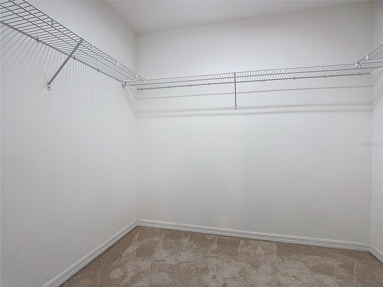 EMERALD LAKE - Residential