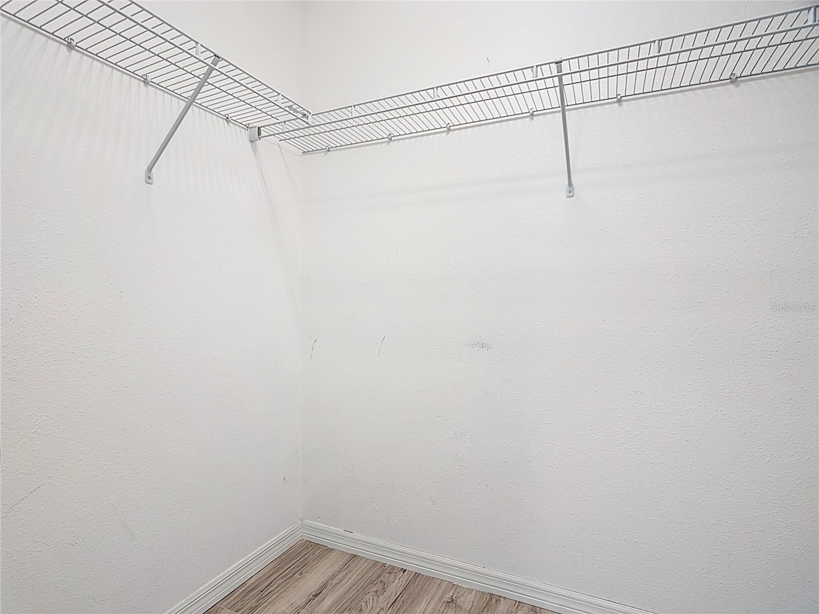 EMERALD LAKE - Residential