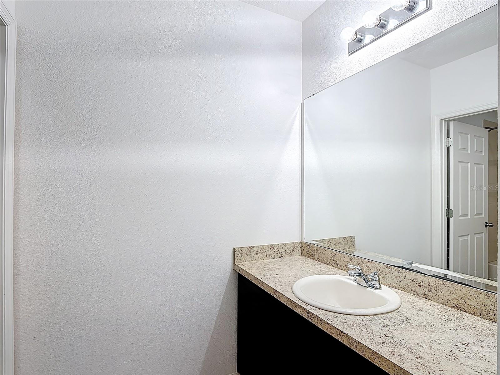 EMERALD LAKE - Residential