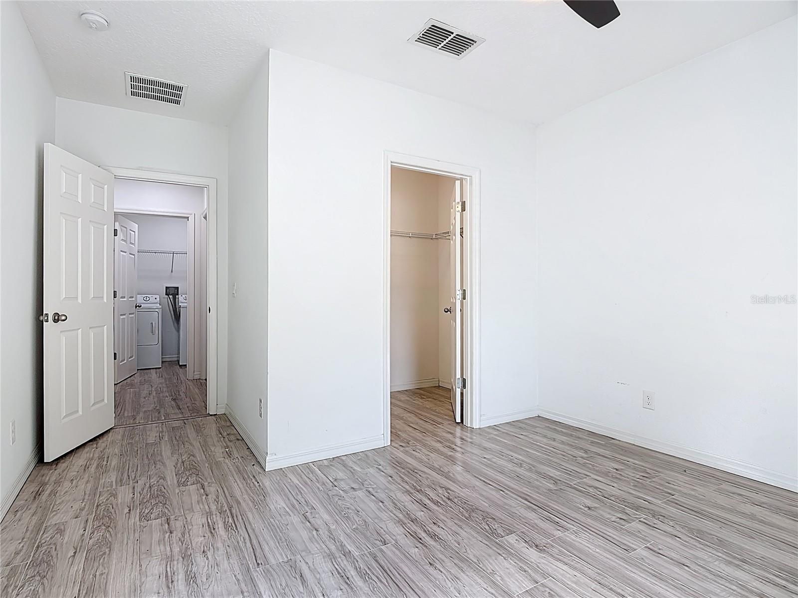 EMERALD LAKE - Residential