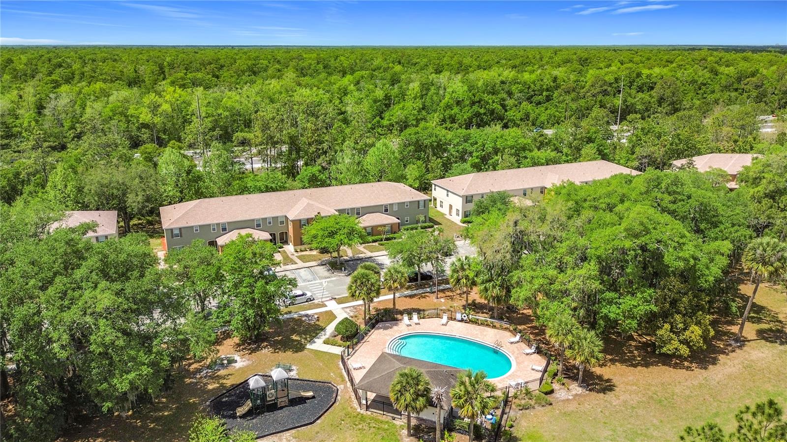 EMERALD LAKE - Residential