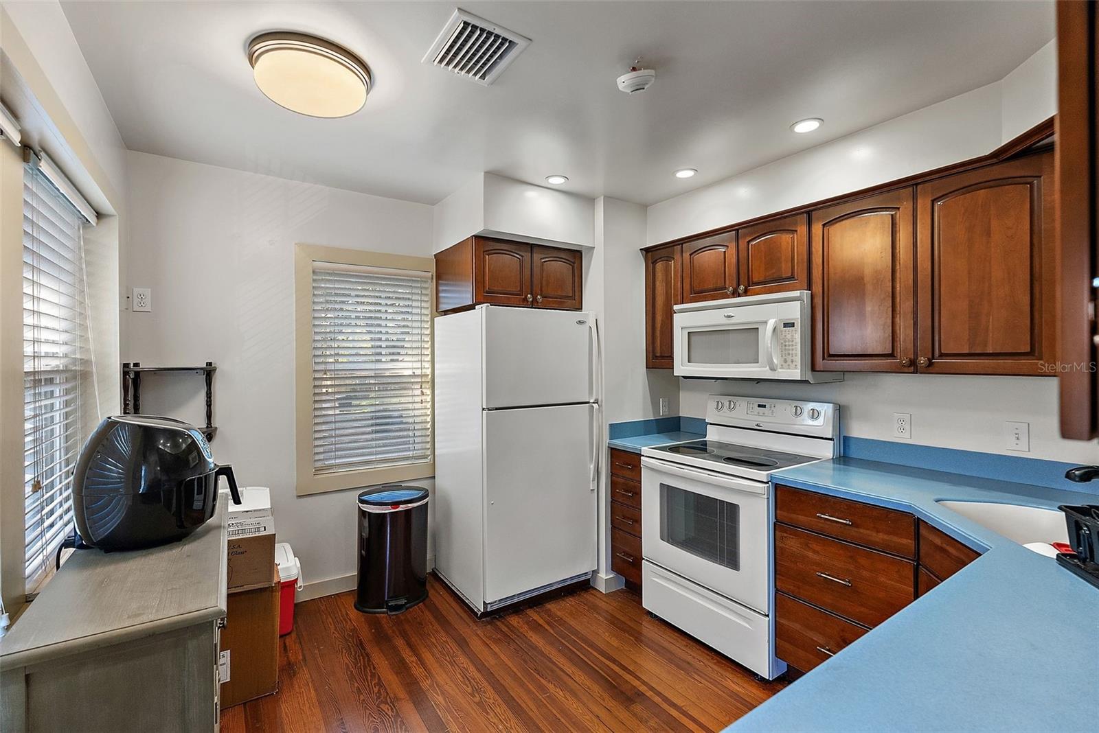 LAKE MAGGIORE HEIGHTS - Commercial Sale