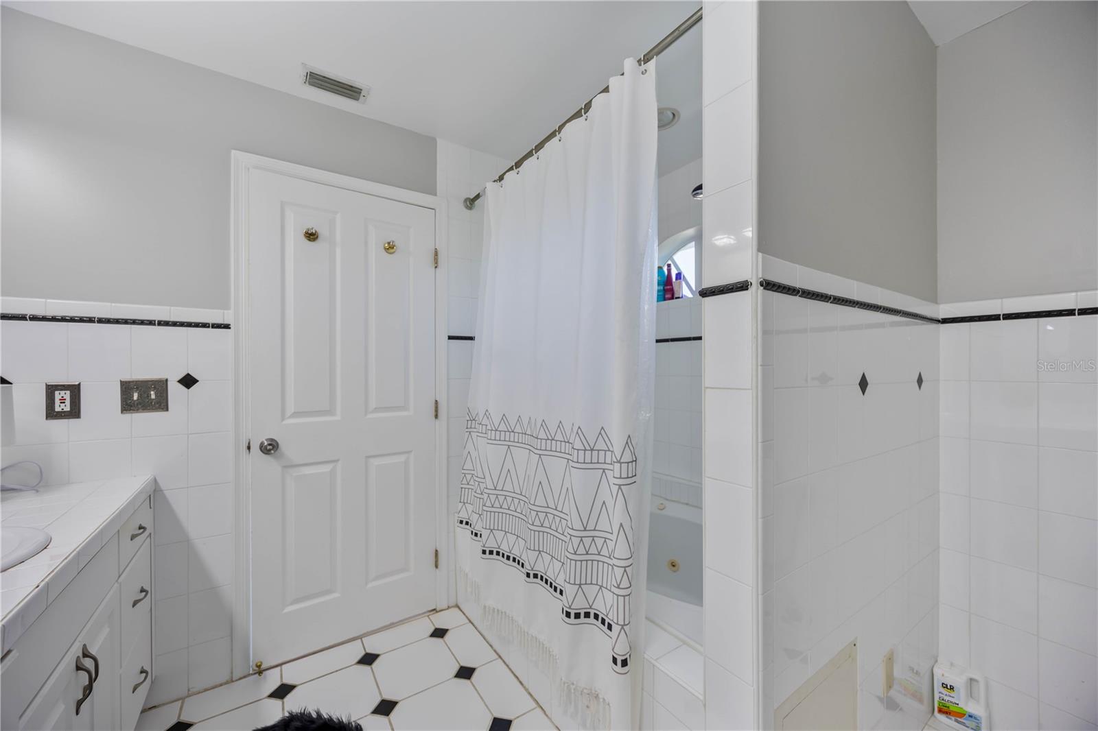 CROSSING AT THE NARROWS - Residential