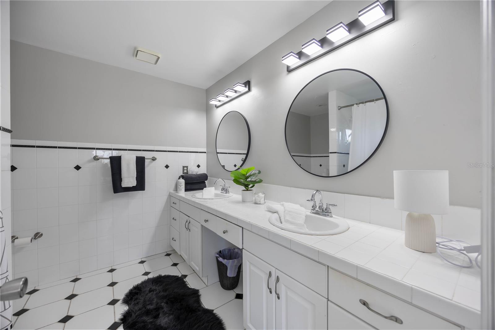 CROSSING AT THE NARROWS - Residential