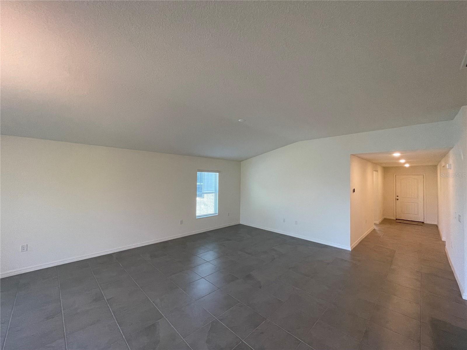 TIVOLI RESERVE PH 3 - Residential Lease