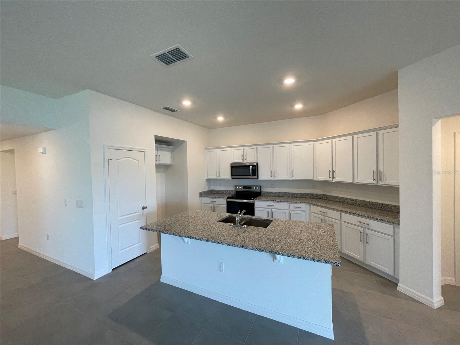 TIVOLI RESERVE PH 3 - Residential Lease