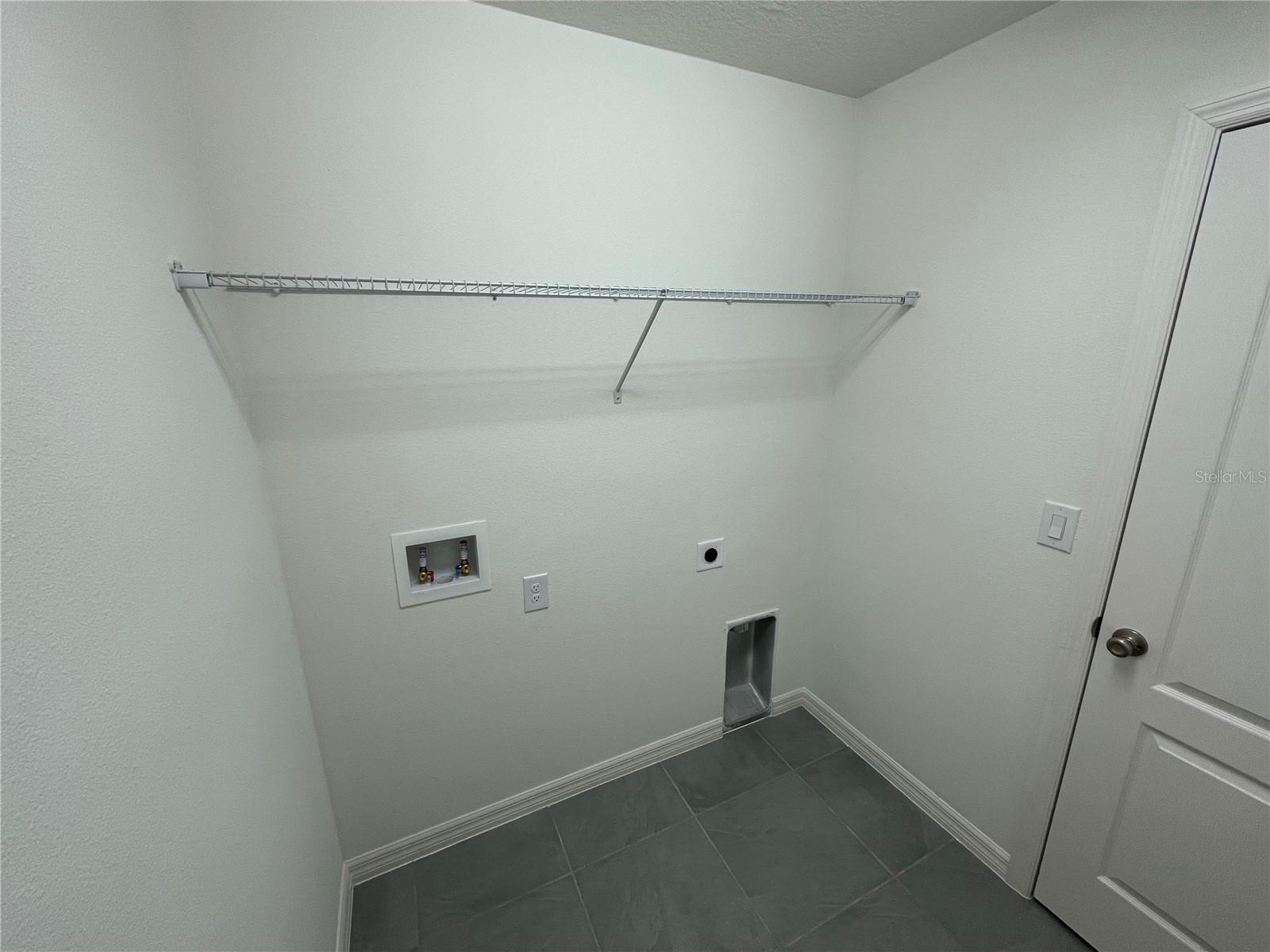 TIVOLI RESERVE PH 3 - Residential Lease