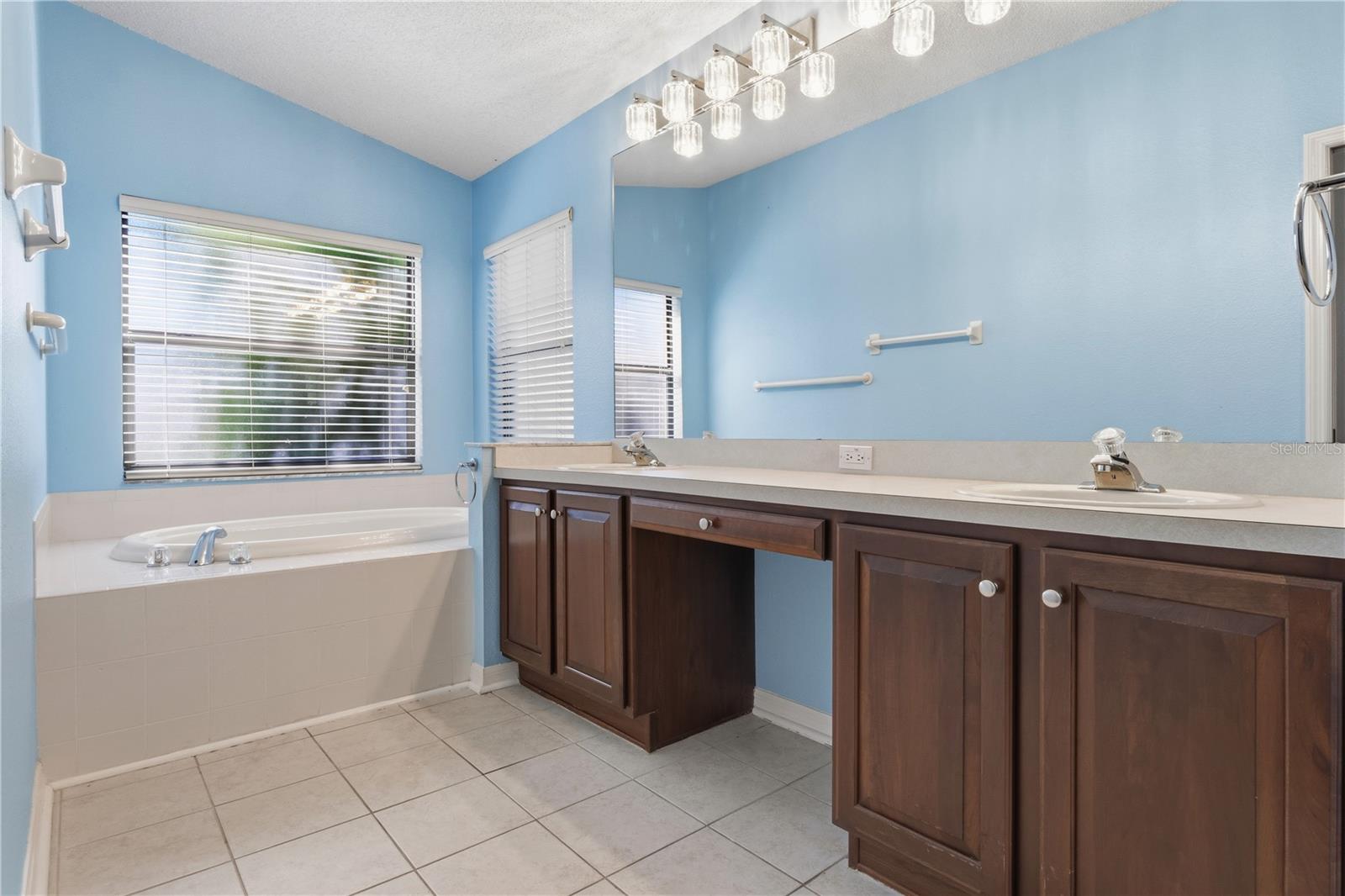 WELLINGTON AT SEVEN HILLS PH 3 - Residential