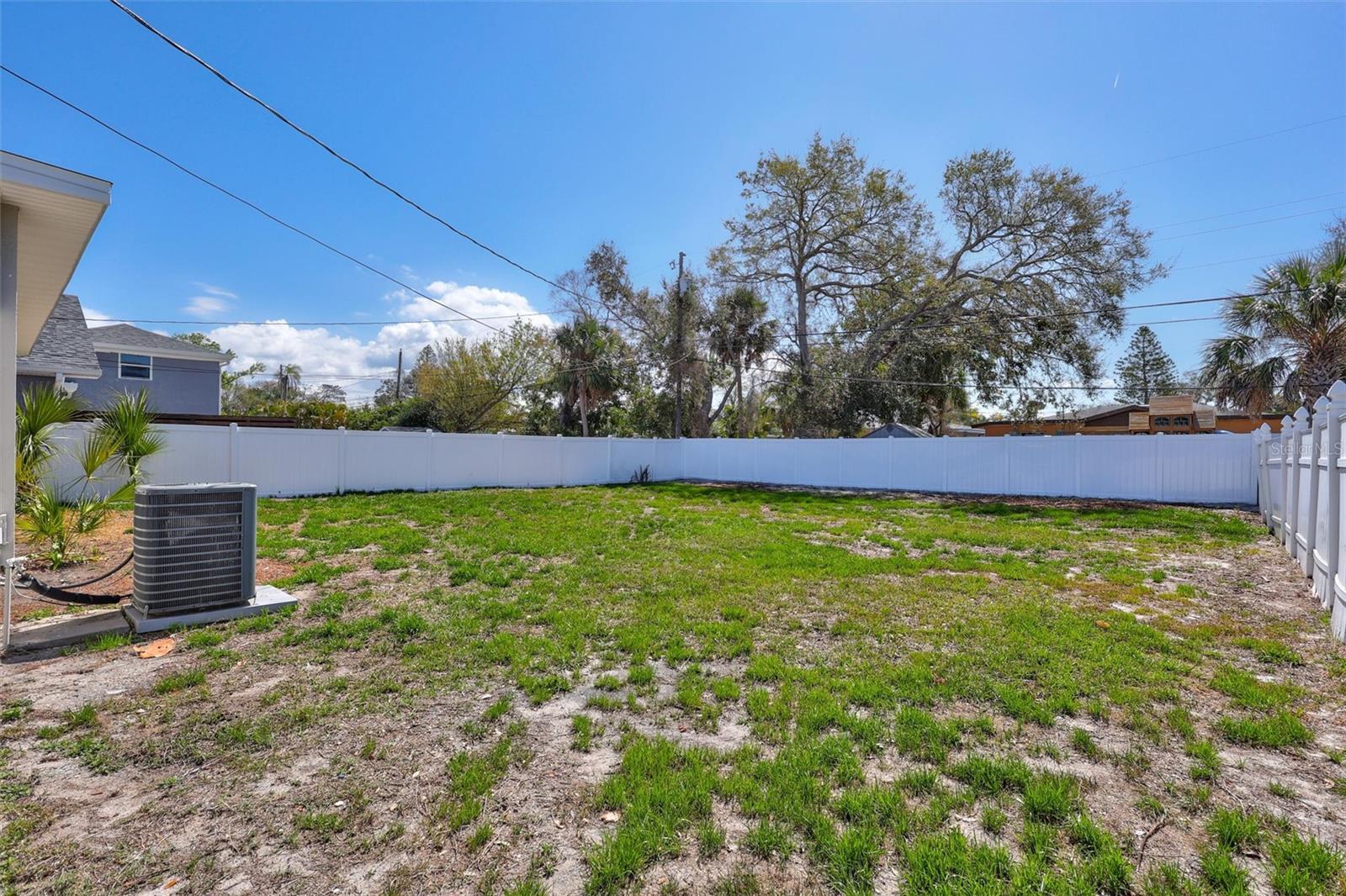 BAYOU HEIGHTS HANLONS - Residential