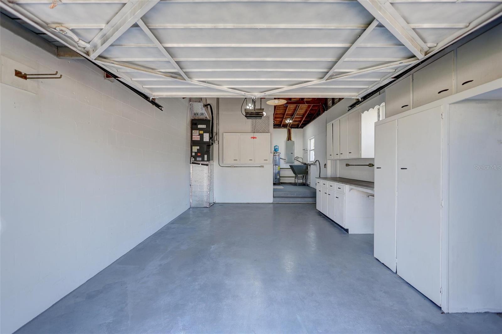 BAYOU HEIGHTS HANLONS - Residential