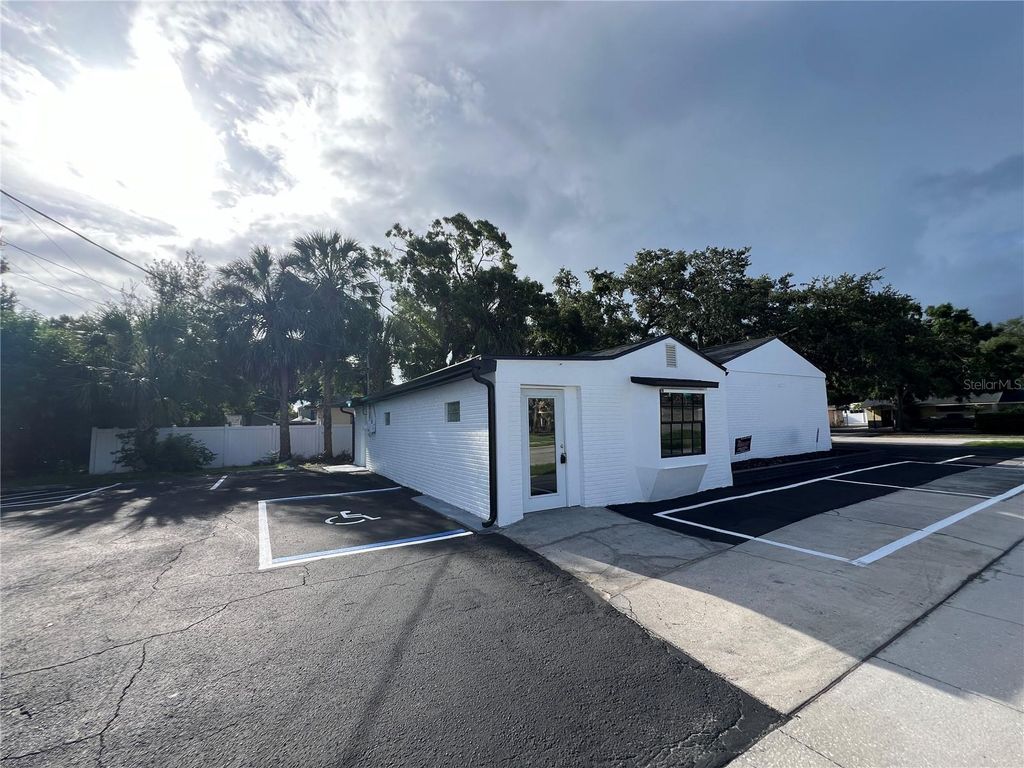 Photo of 512 S Dale Mabry Highway, Tampa, FL 33609 (MLS # TB8480563)