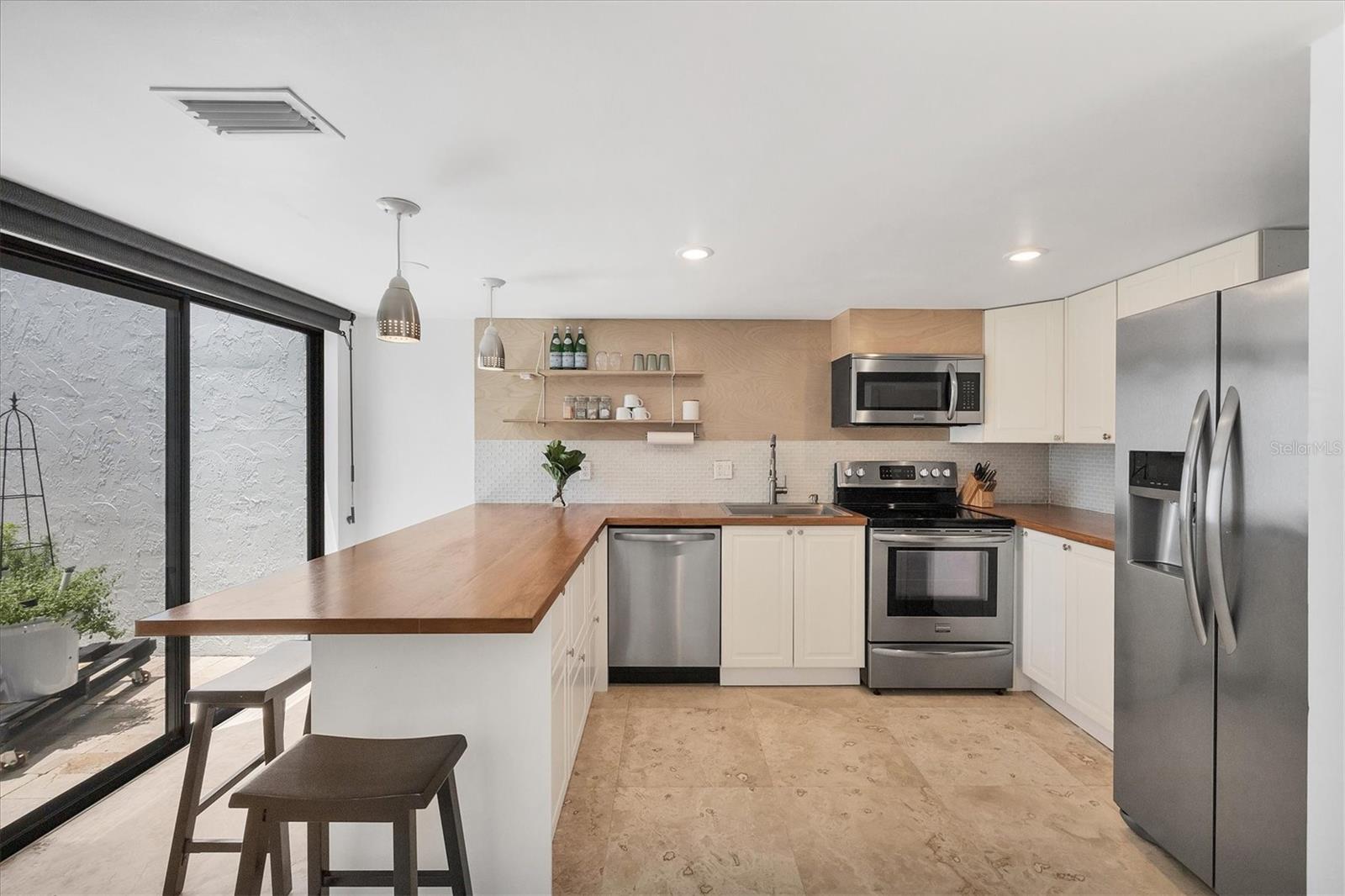 EL CONQUISTADOR VILLAGE 1 SEC 2 - Residential