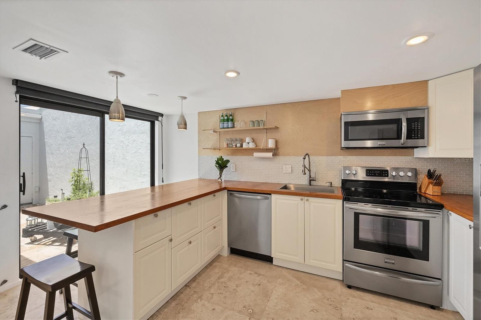 EL CONQUISTADOR VILLAGE 1 SEC 2 - Residential