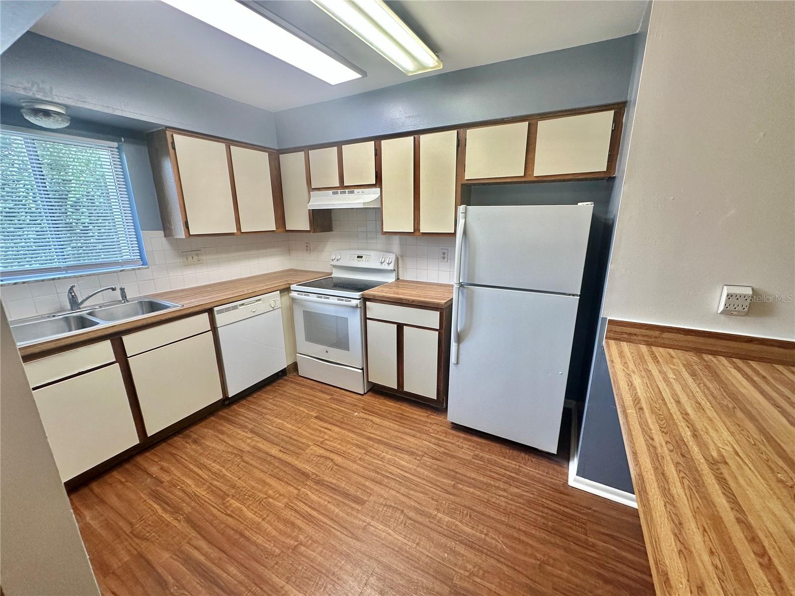 WOODRUFFS SUB FRANK L - Residential Lease