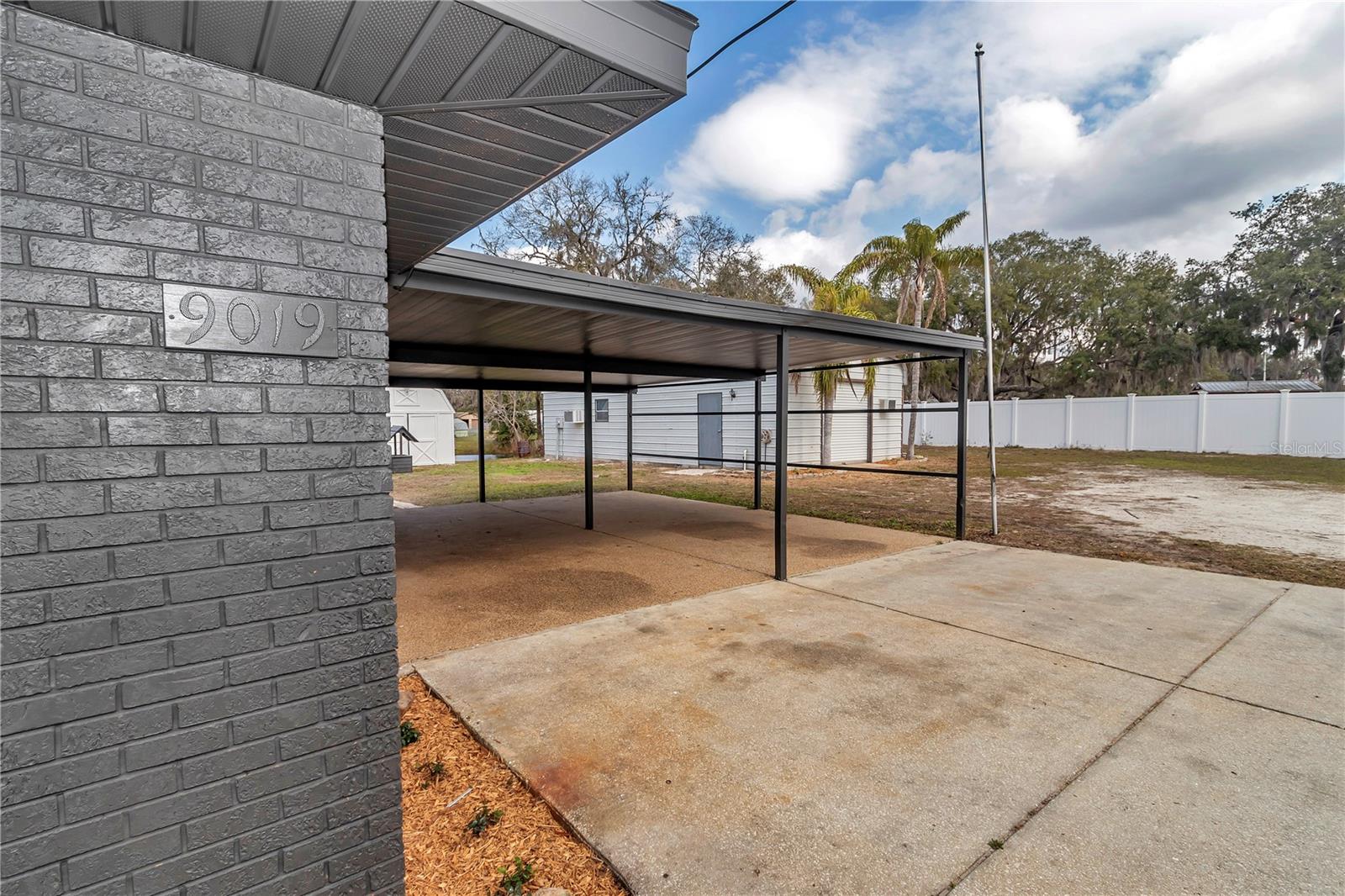 HICKORY HILL RETREATS UNIT 01 - Residential