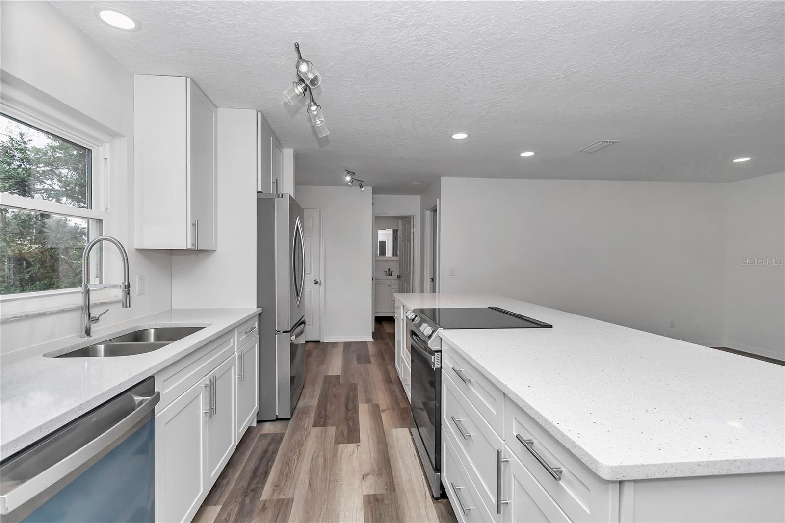 HICKORY HILL RETREATS UNIT 01 - Residential