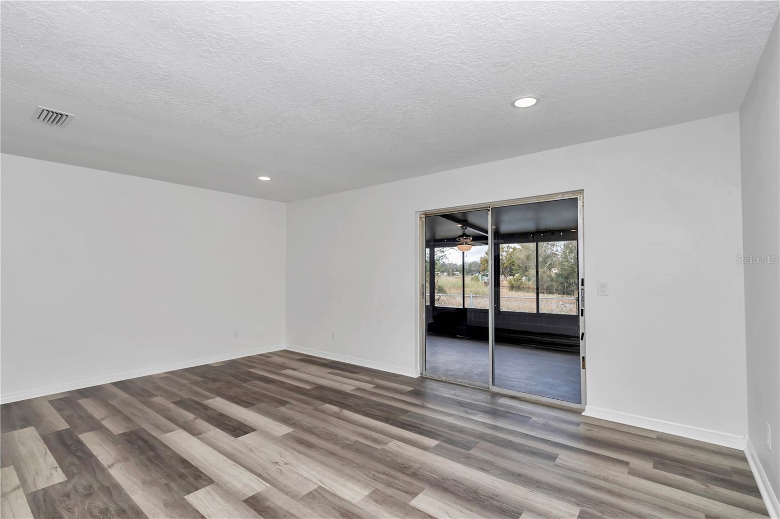 HICKORY HILL RETREATS UNIT 01 - Residential