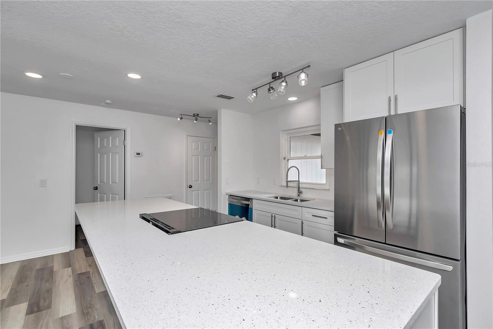 HICKORY HILL RETREATS UNIT 01 - Residential