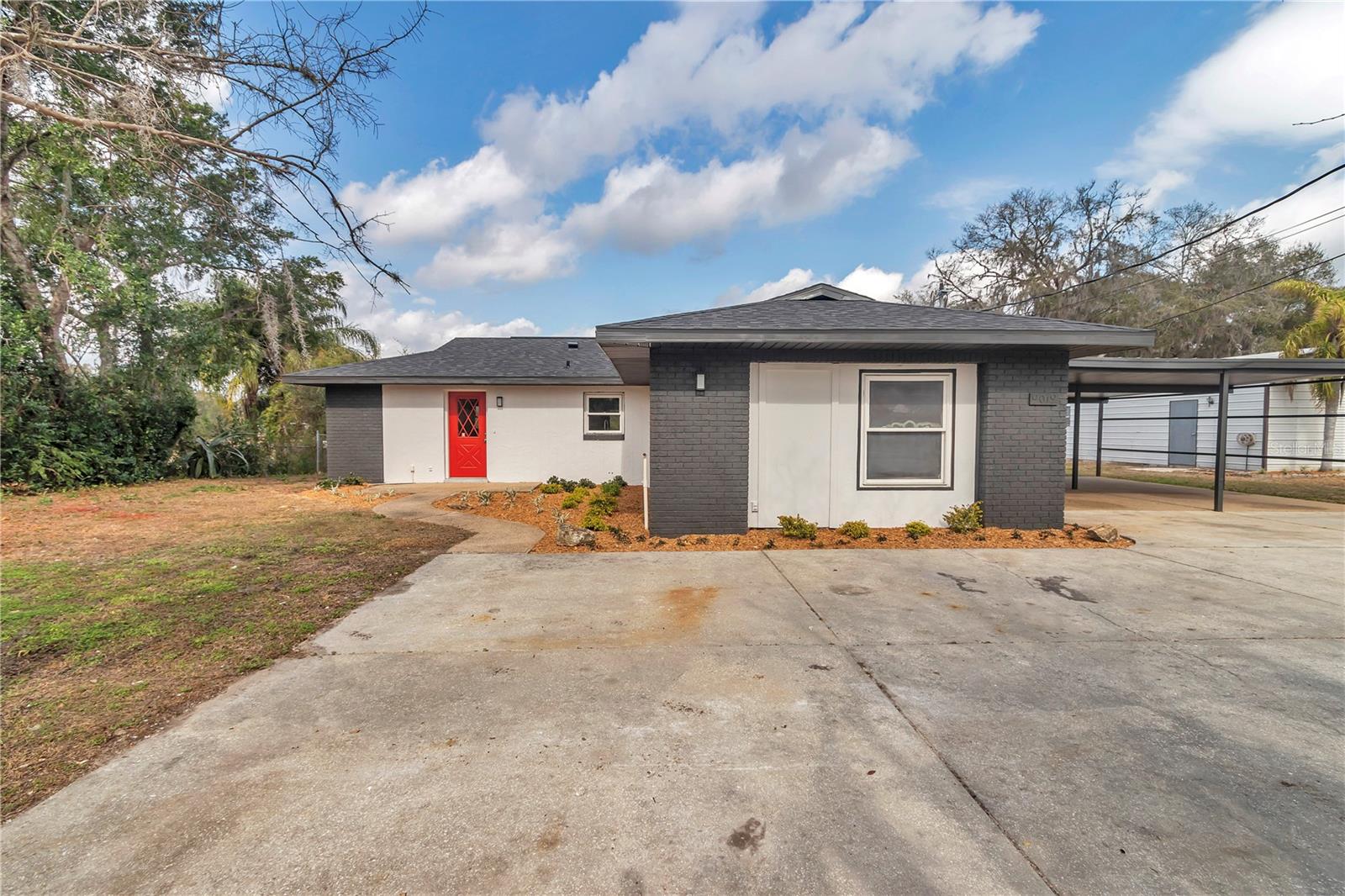 HICKORY HILL RETREATS UNIT 01 - Residential