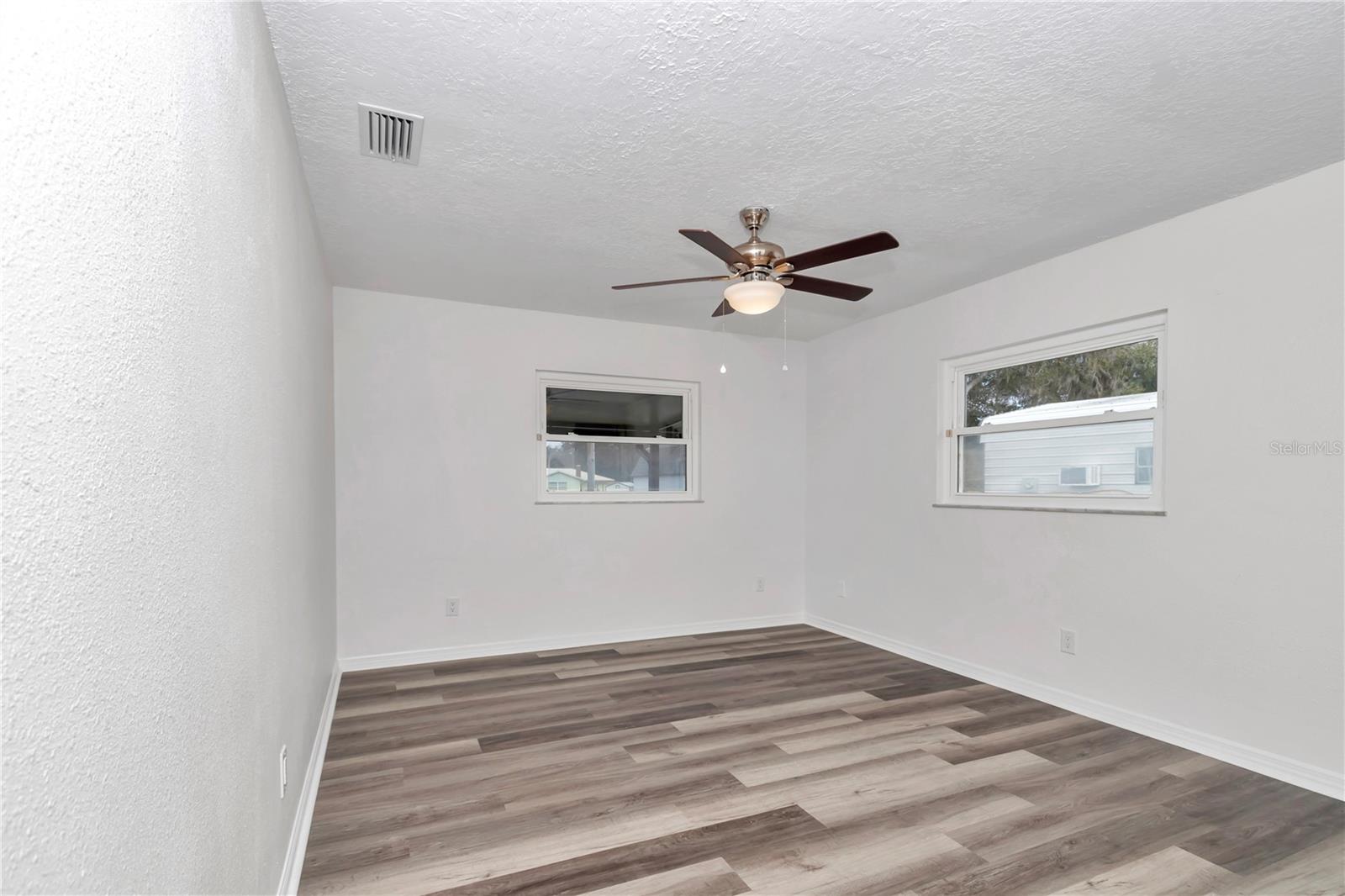 HICKORY HILL RETREATS UNIT 01 - Residential