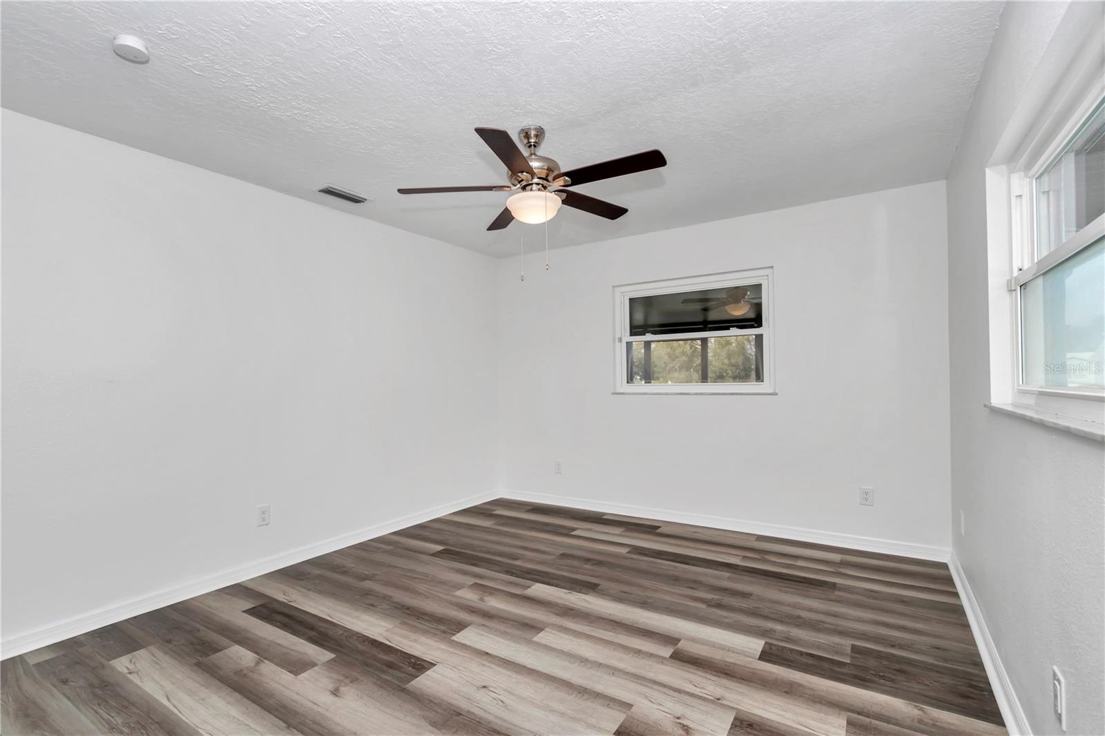 HICKORY HILL RETREATS UNIT 01 - Residential