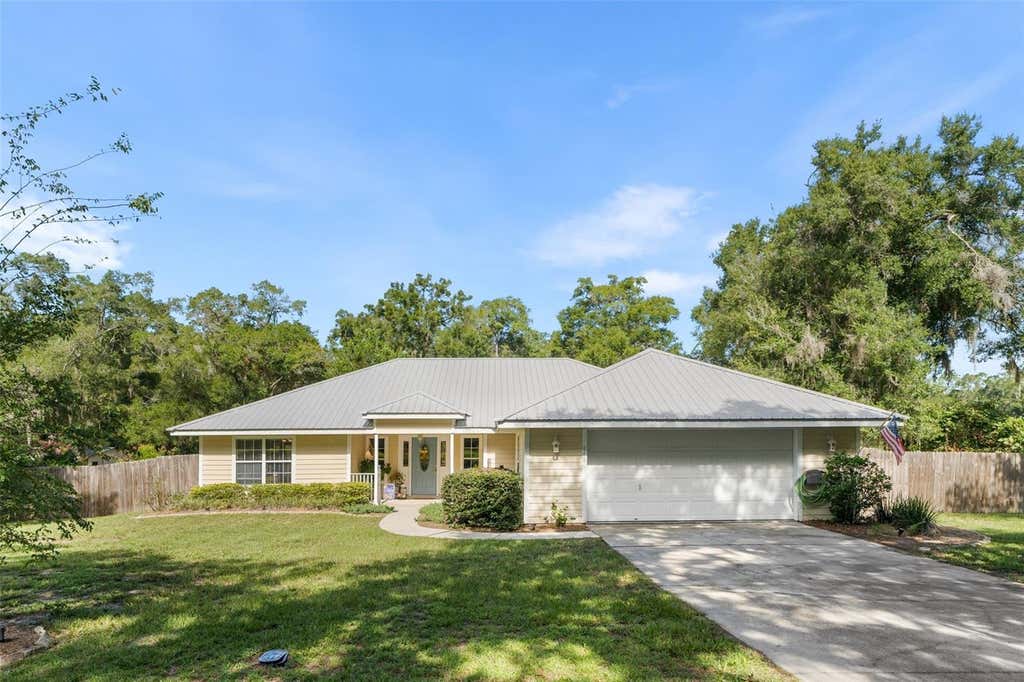 Photo of 646 NE 2nd Street, Williston, FL 32696 (MLS # GC542232)