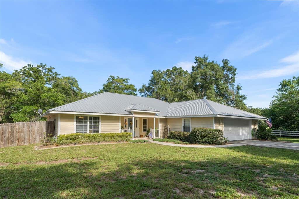 Photo of 646 NE 2nd Street, Williston, FL 32696 (MLS # GC542232)