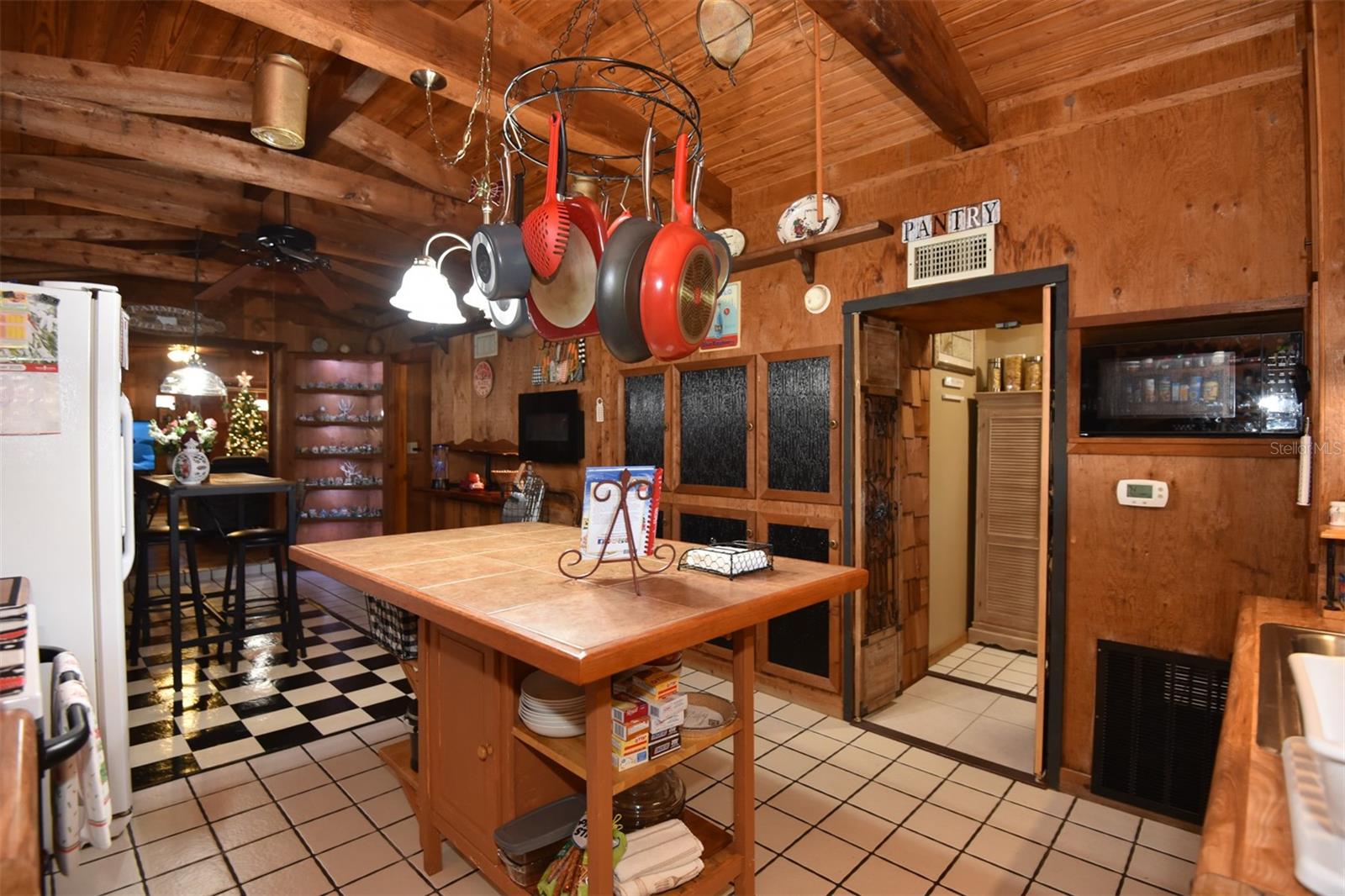 FLOMICH GARDEN SEC/HOLLY HILL HEIGHTS - Residential