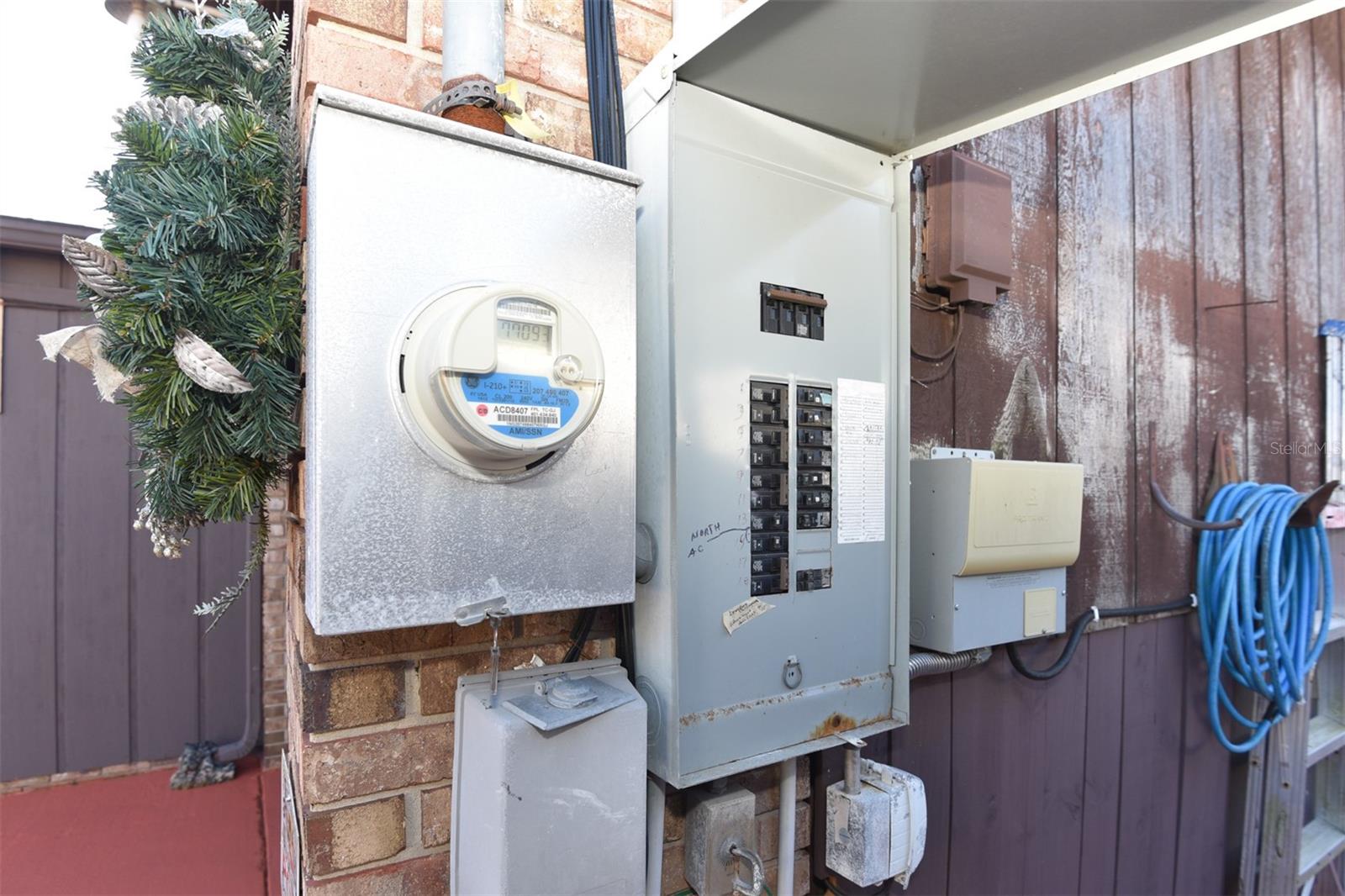 FLOMICH GARDEN SEC/HOLLY HILL HEIGHTS - Residential