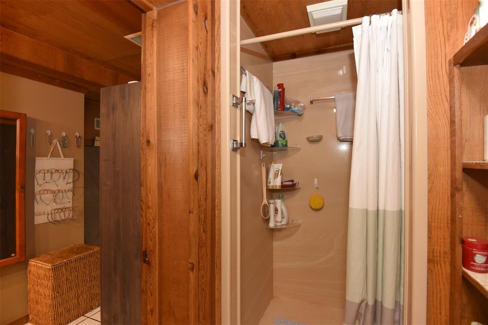 FLOMICH GARDEN SEC/HOLLY HILL HEIGHTS - Residential