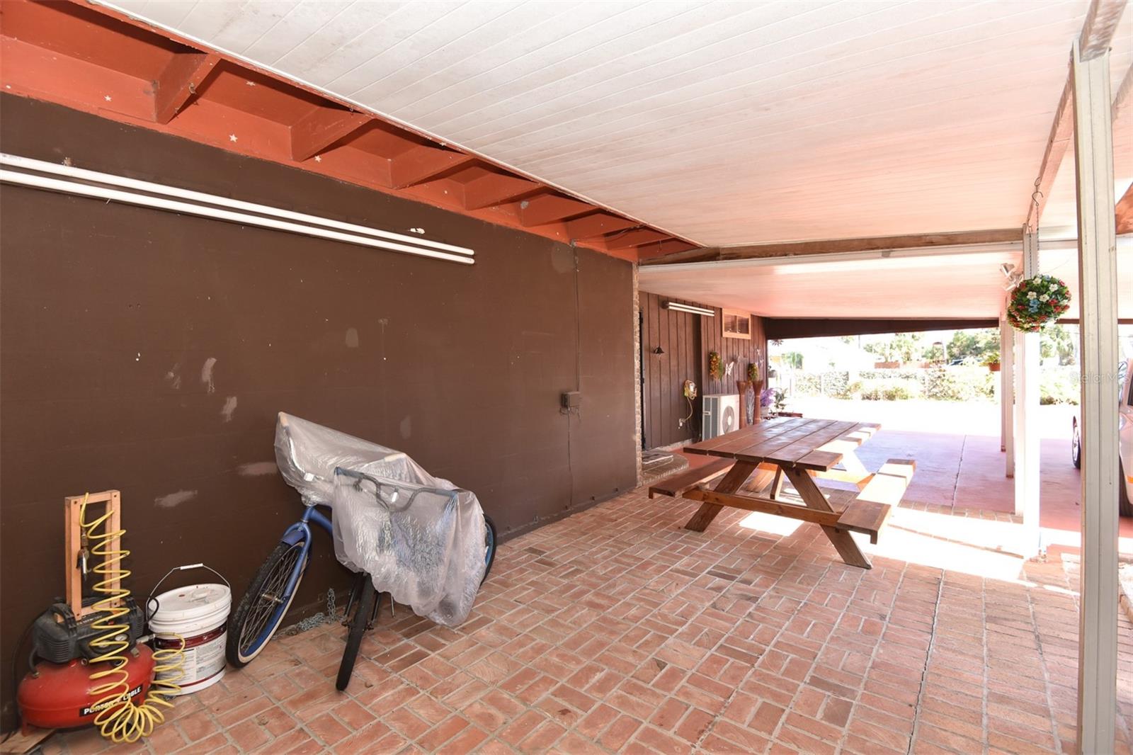 FLOMICH GARDEN SEC/HOLLY HILL HEIGHTS - Residential