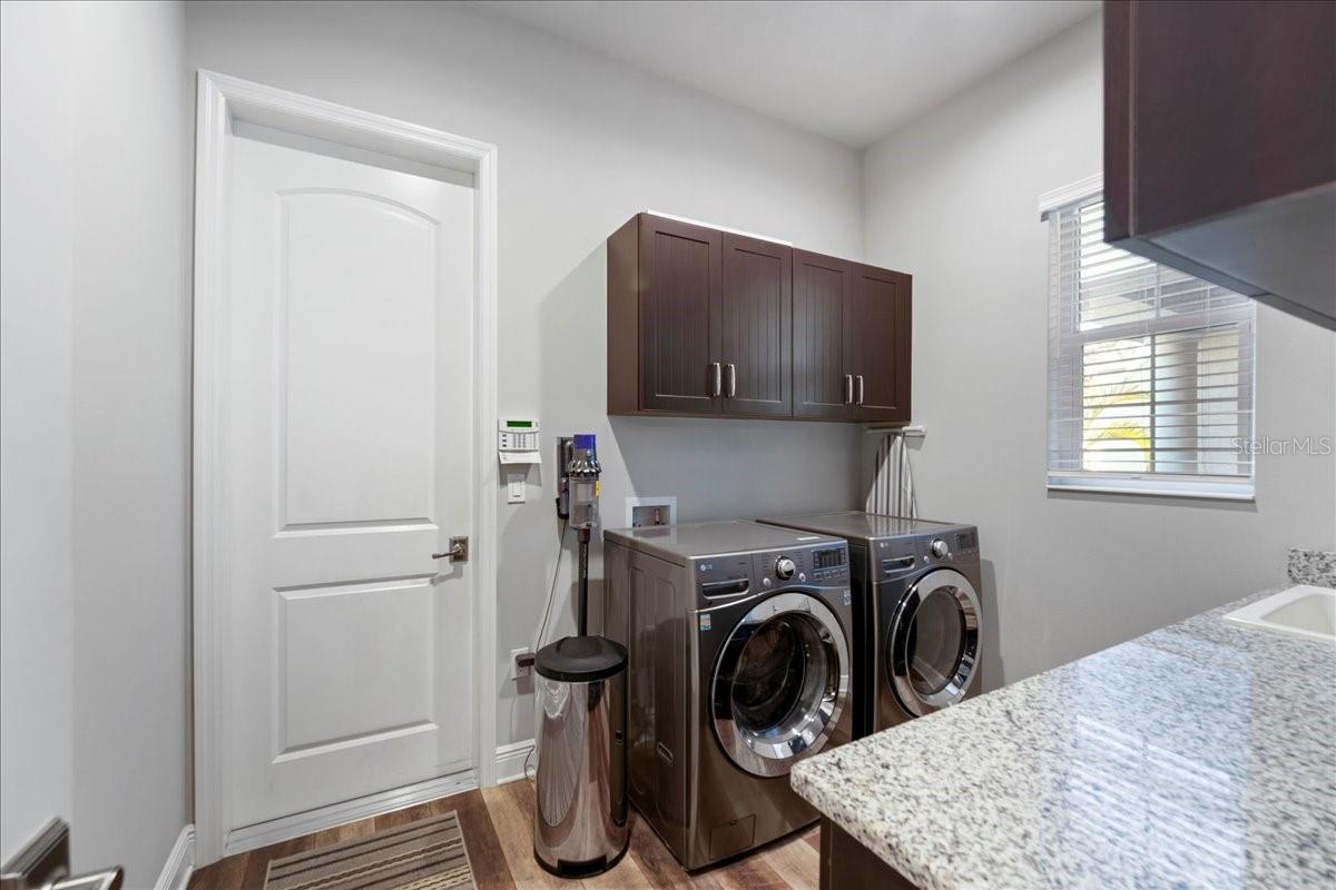 HIDDEN OAKS - Residential