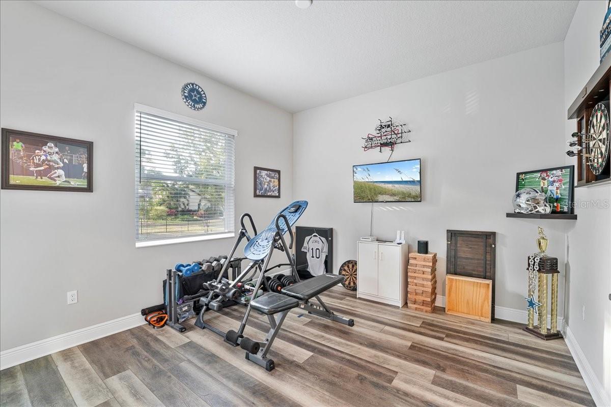 HIDDEN OAKS - Residential