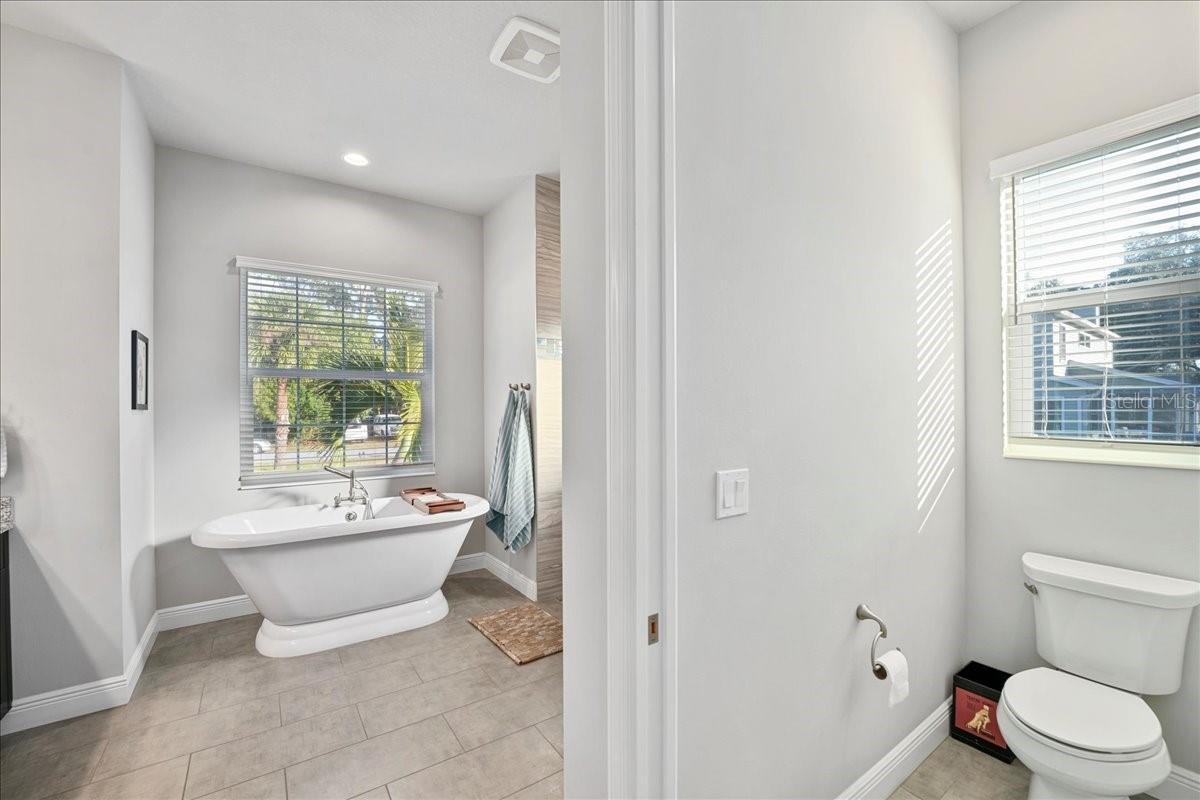 HIDDEN OAKS - Residential