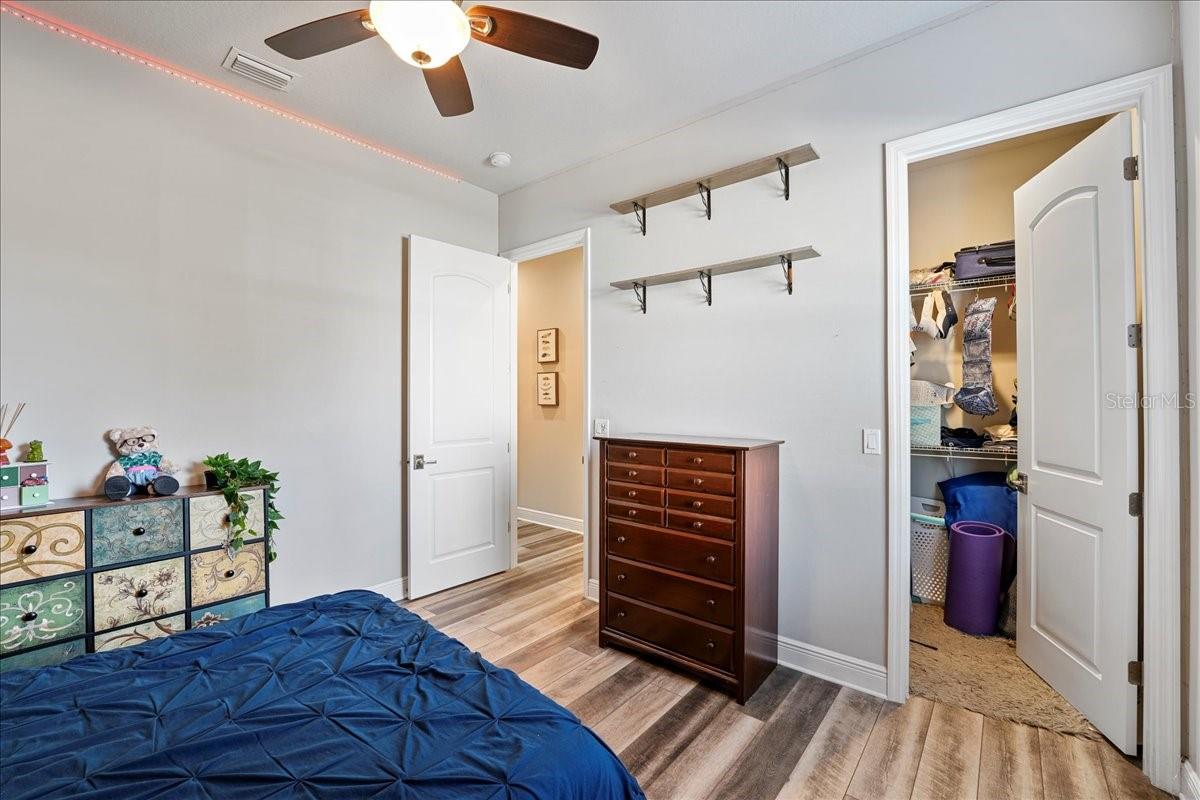 HIDDEN OAKS - Residential