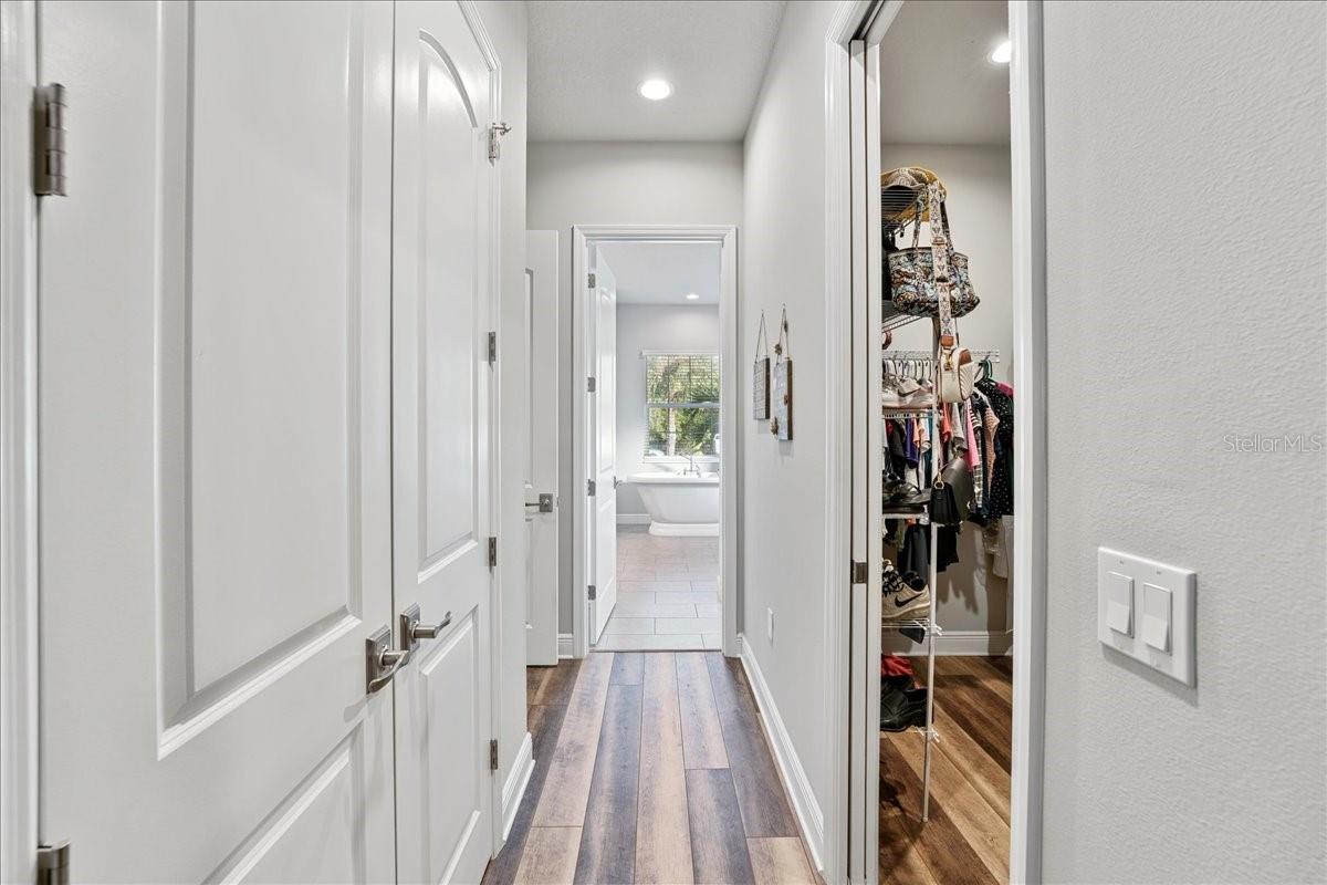 HIDDEN OAKS - Residential