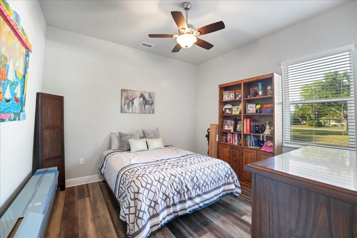 HIDDEN OAKS - Residential