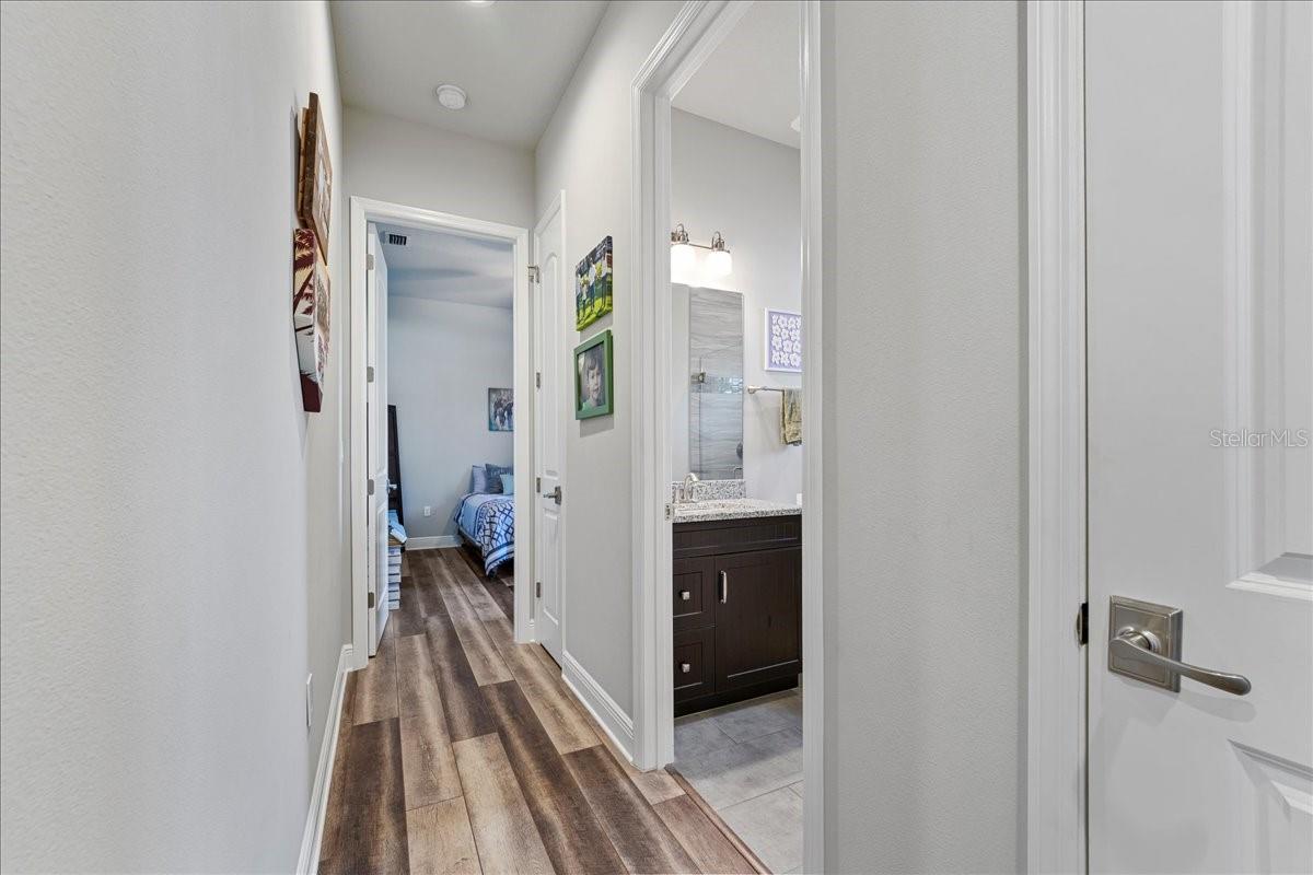 HIDDEN OAKS - Residential