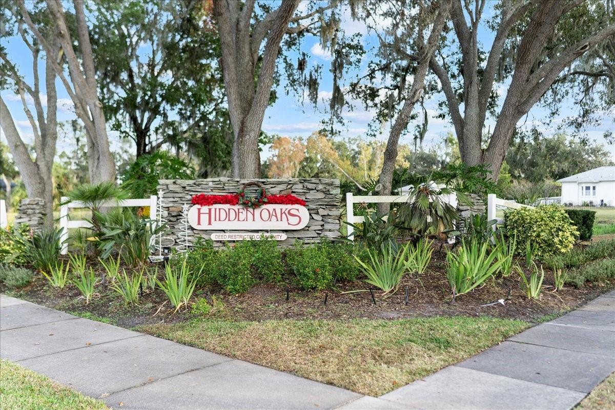 HIDDEN OAKS - Residential