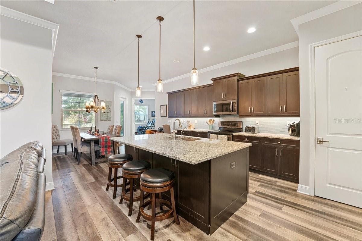 HIDDEN OAKS - Residential