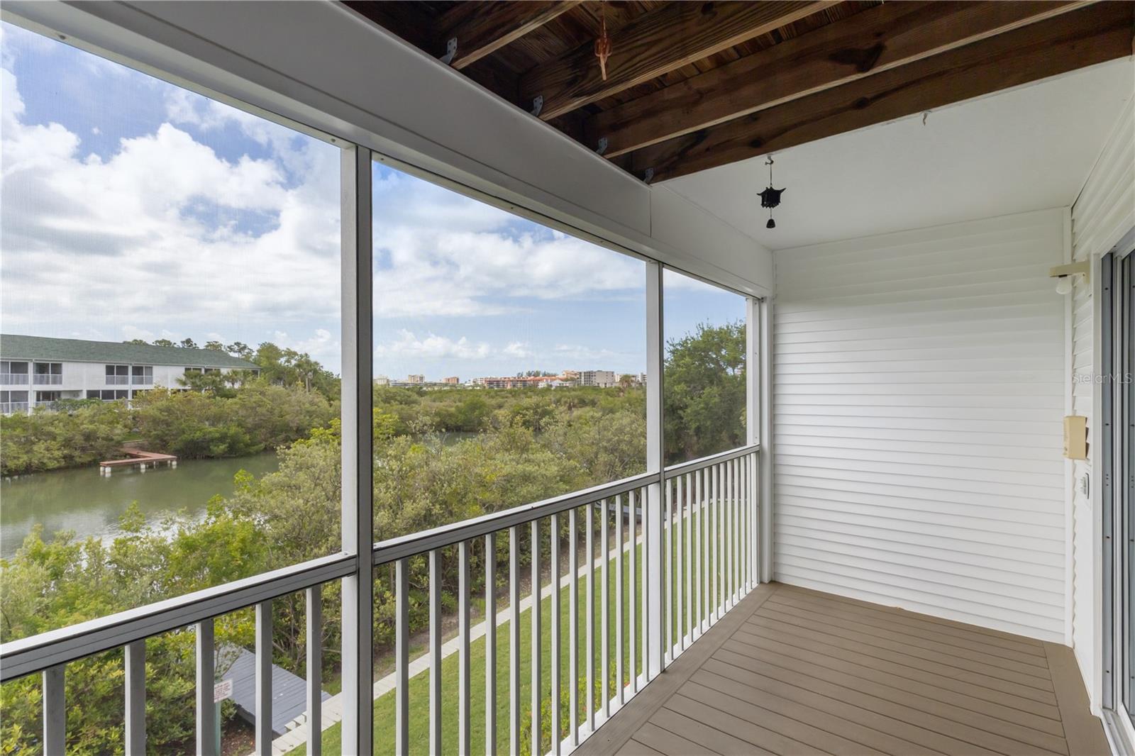 TARA CAY SOUND NORTH - Residential