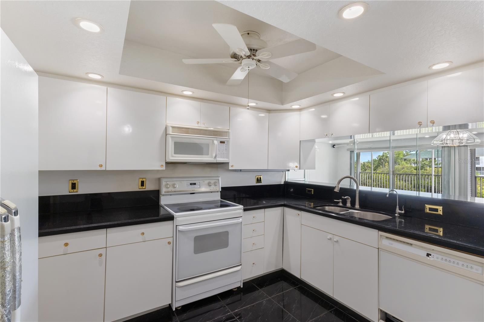 TARA CAY SOUND NORTH - Residential