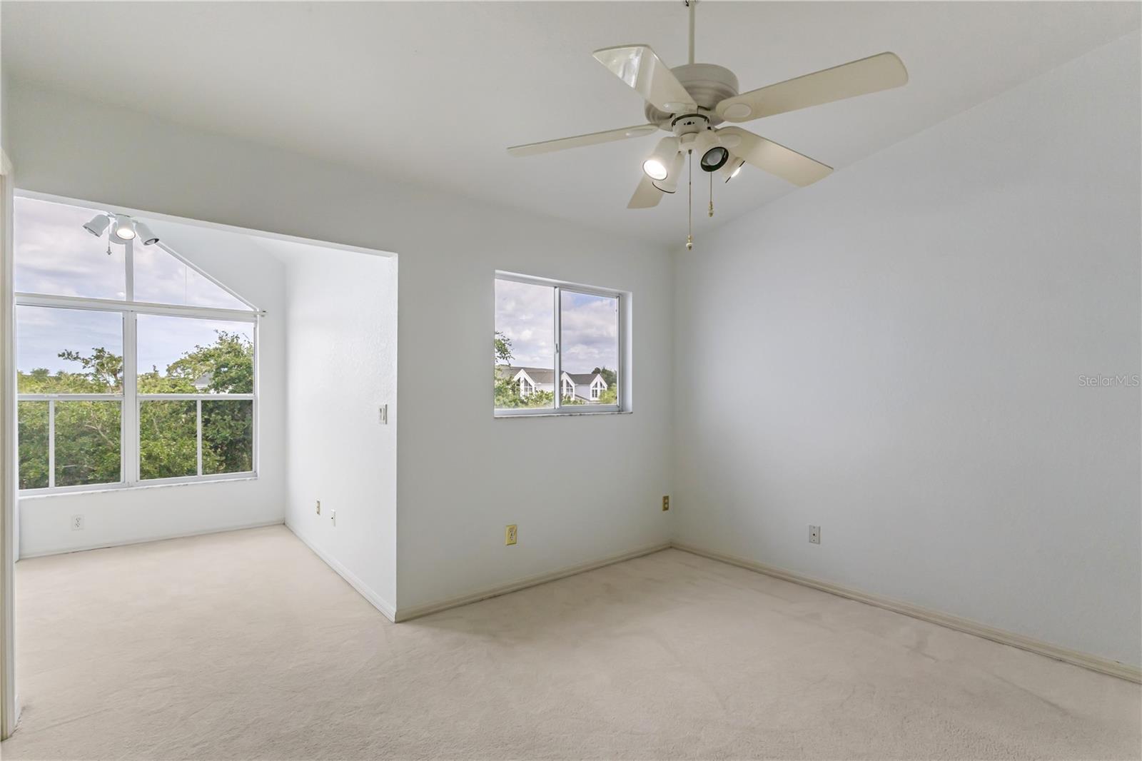 TARA CAY SOUND NORTH - Residential
