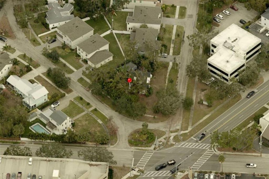 Photo of 215 S Beverly Avenue, Tampa, FL 33609 (MLS # TB8450976)