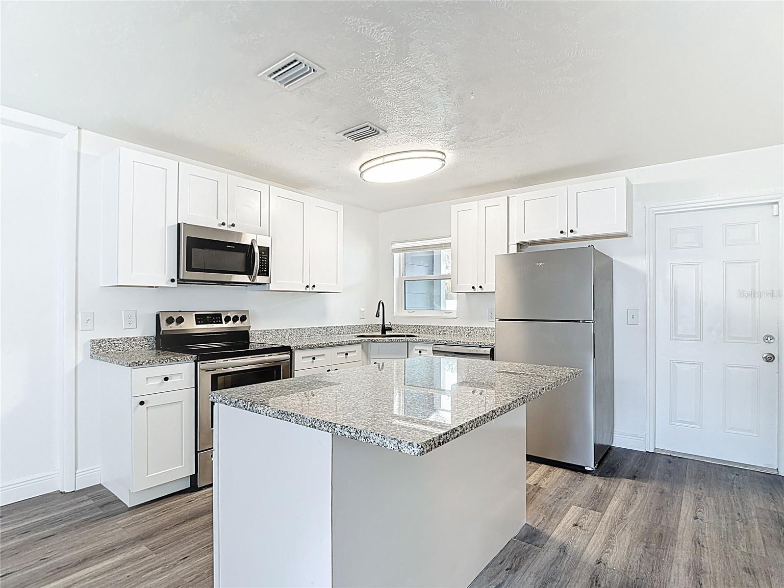 1409 COLLEGE PARK LANE