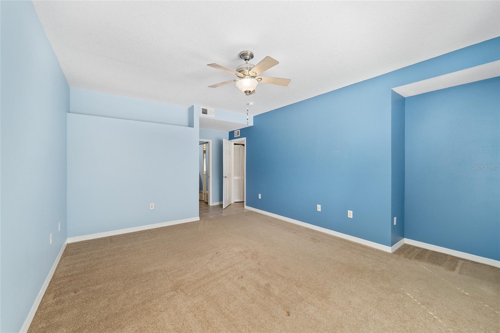 LAKESIDE LANDINGS - Residential