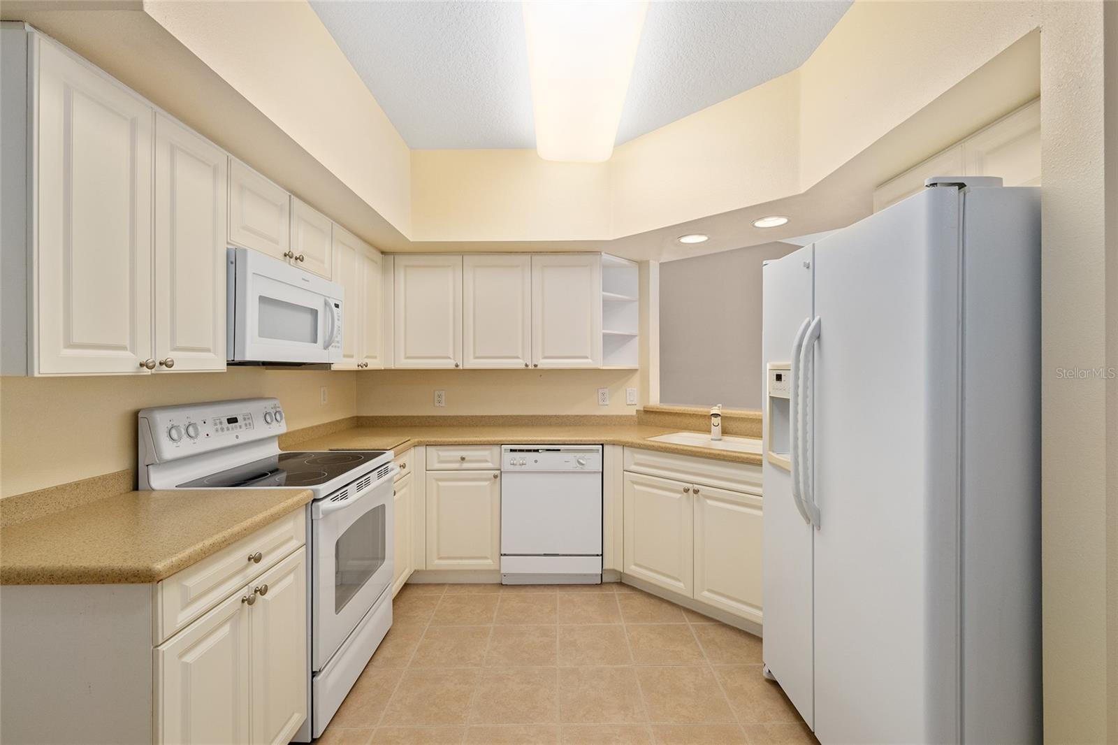 LAKESIDE LANDINGS - Residential